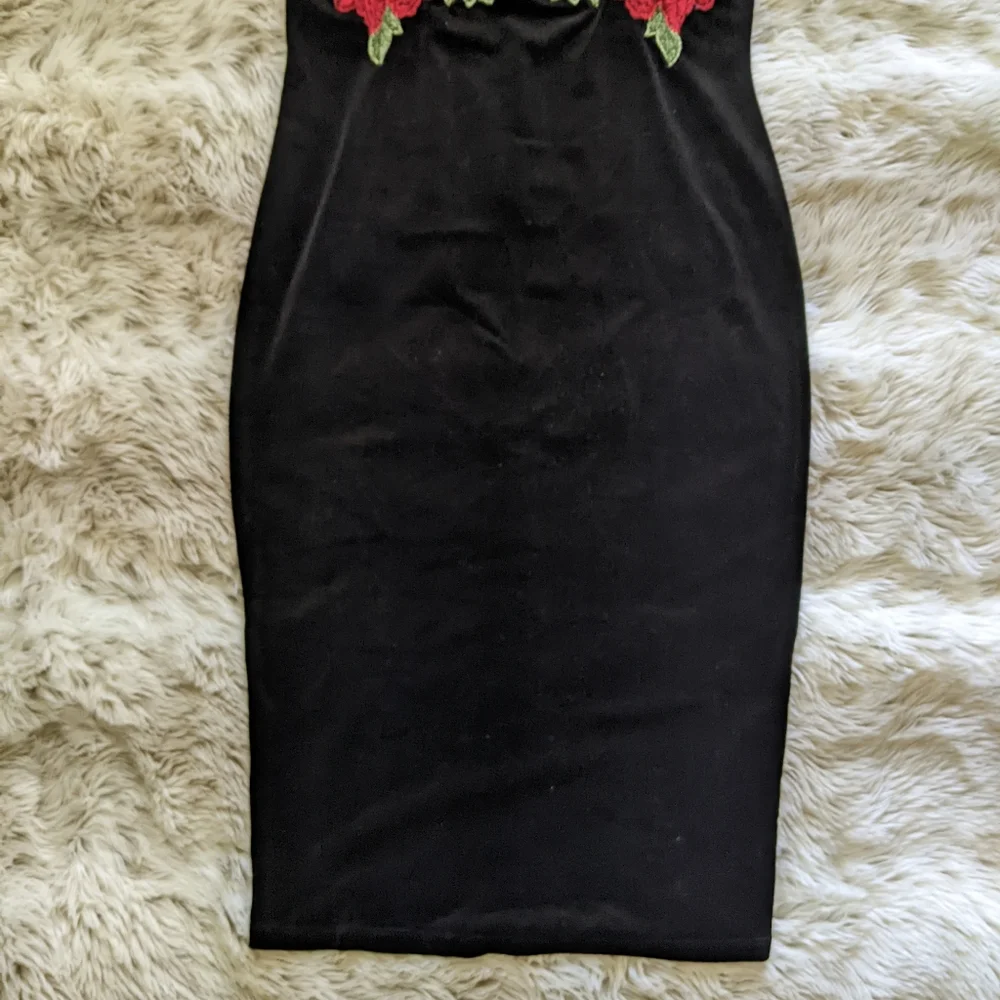 Black Velvet Dress - Picture 6 of 12